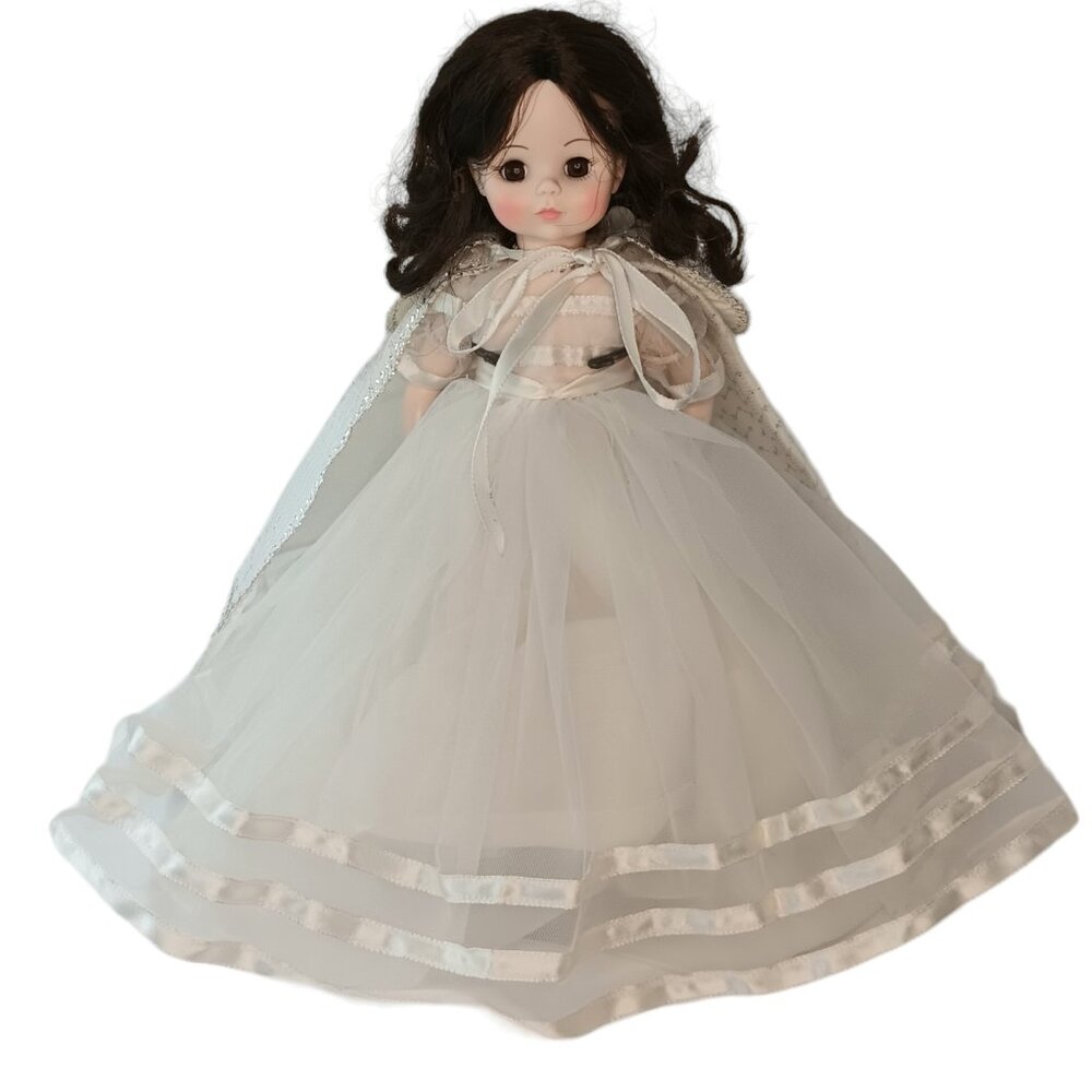 Vintage Madame Alexander Doll Snow White Sleepy Eyes 1555 With Cape And Stand